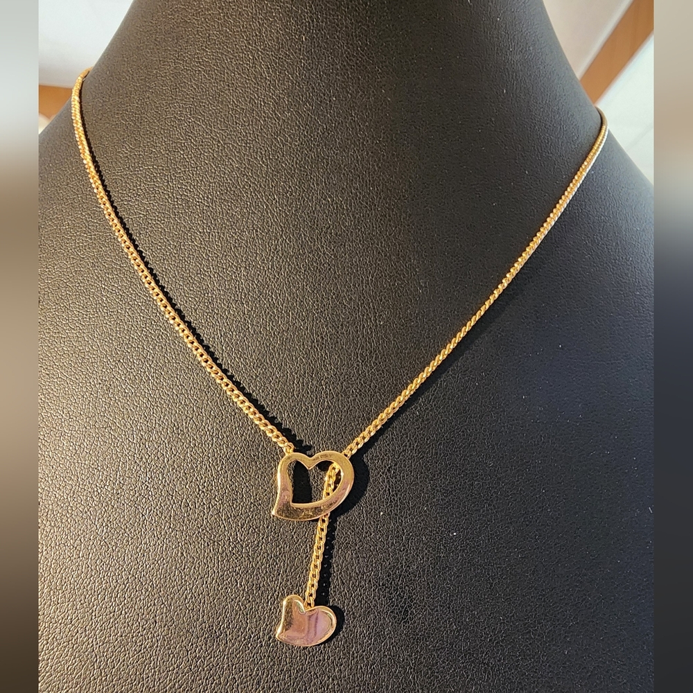 Avon Goldtone Double Heart Pendant Necklace - Picture 4 of 11